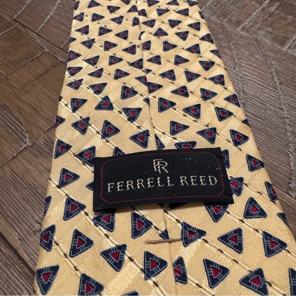 Elegant Yellow Patterned Tie Silk Ferrell Reed 57” Made in America - Picture 7 of 9